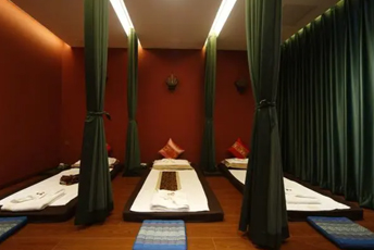 乌鲁木齐泰式按摩的被动瑜伽：当身体被折叠成诗